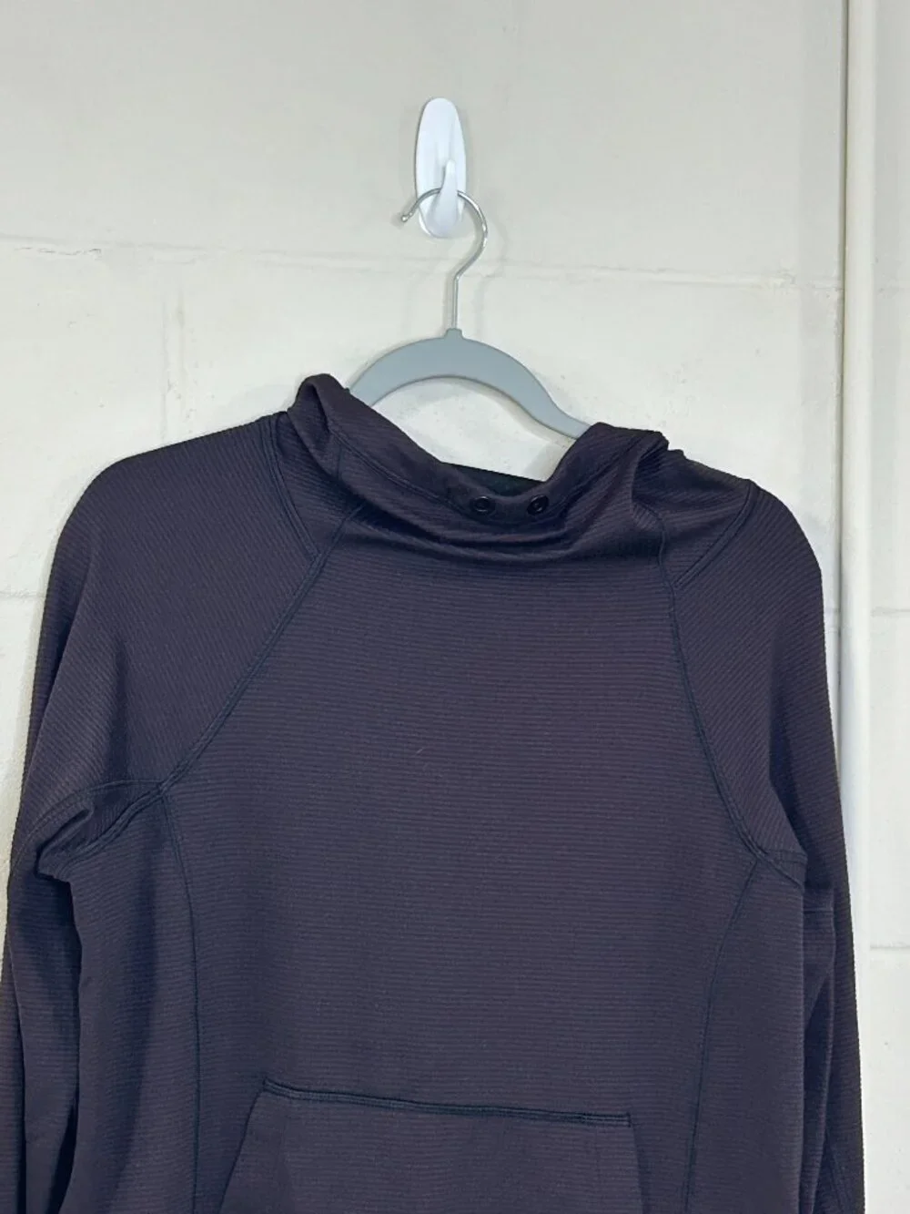 Athleta Sweater Women Medium Hoodie Sweatshirt Long Sleeve Thumbholes Athleisure